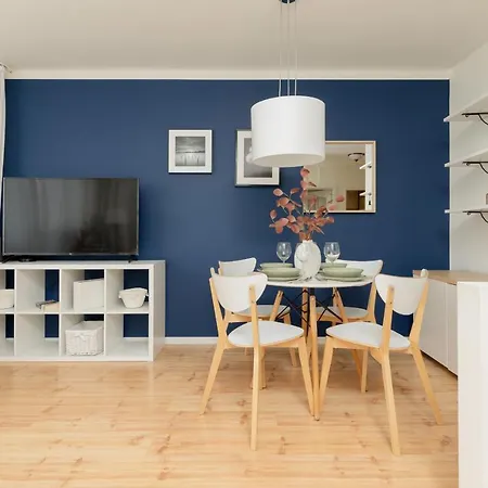 Central With Office By Renters Apartment