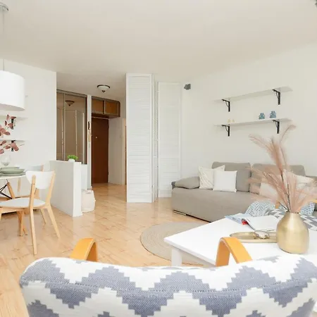 Central With Office By Renters Apartment *